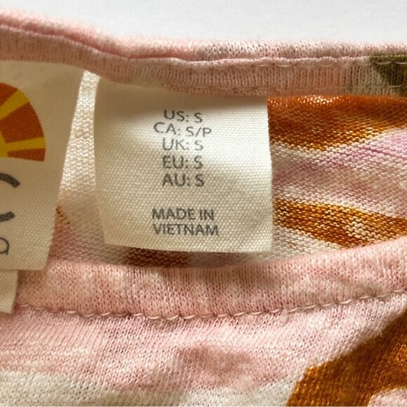 C&C California Blouse Floral 100% Linen Blouse Short Sleeve Asymmetrical Sz S - Picture 4 of 10